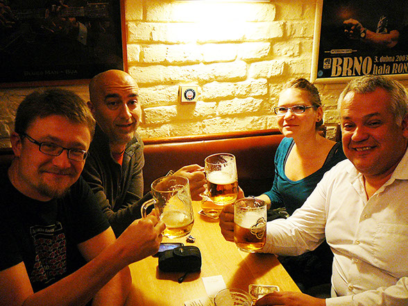 Seznamování s českými pivy pod dohledem Petra Stehlíka a Mirny Stehlíkové Đurasek