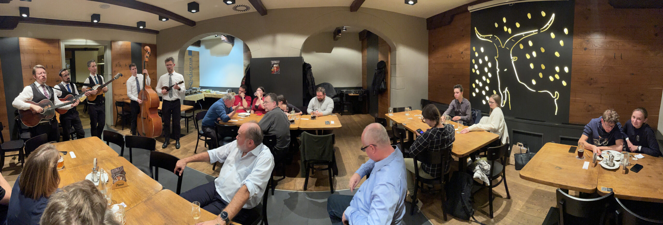 Společenský večer