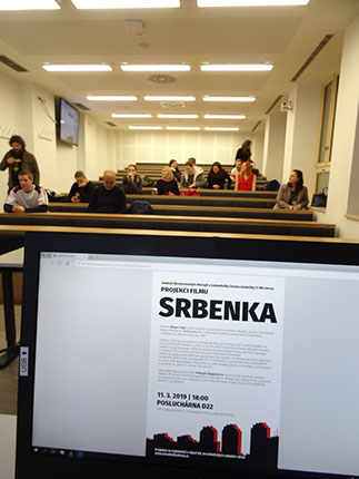 Čekání na projekci